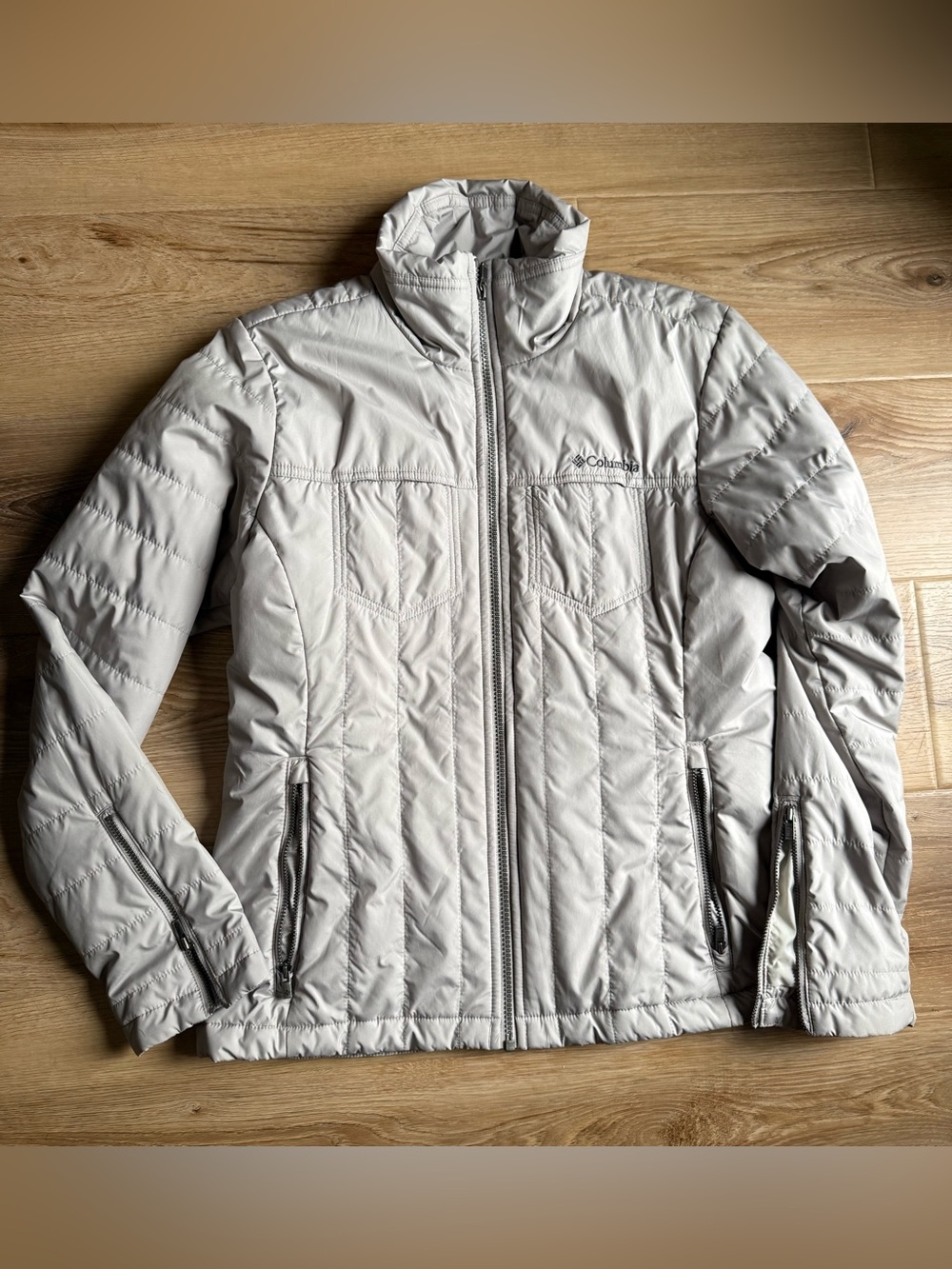 Columbia Silver Gray Quilted light weight Packable Jacket